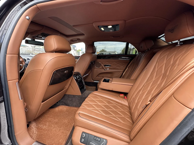 Bentley Flying Spur 4.0 / V8 - автомобили, коли, обяви за нови и употребявани 11
