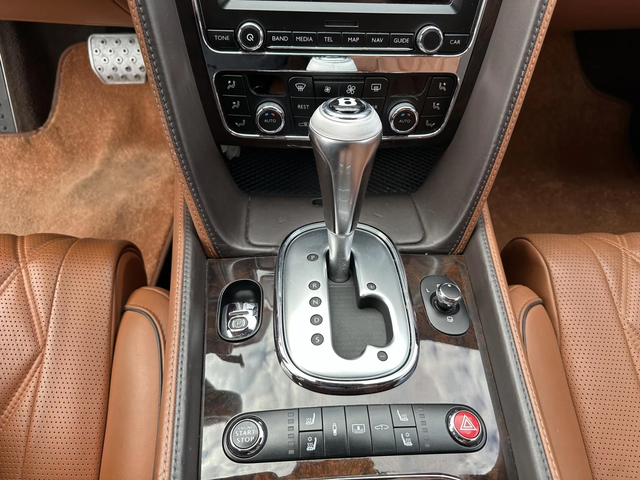 Bentley Flying Spur 4.0 / V8 - автомобили, коли, обяви за нови и употребявани 12