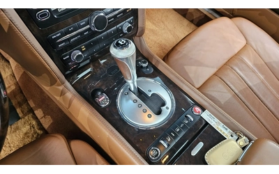 Bentley Flying Spur - автомобили, коли, обяви за нови и употребявани 7