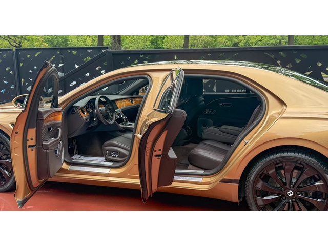 BENTLEY Flying Spur Flying Spur Hybrid 2.9 V6 AWD  - автомобили, коли, обяви за нови и употребявани 7