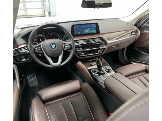 BMW 02 530d xDrive - автомобили, коли, обяви за нови и употребявани 5