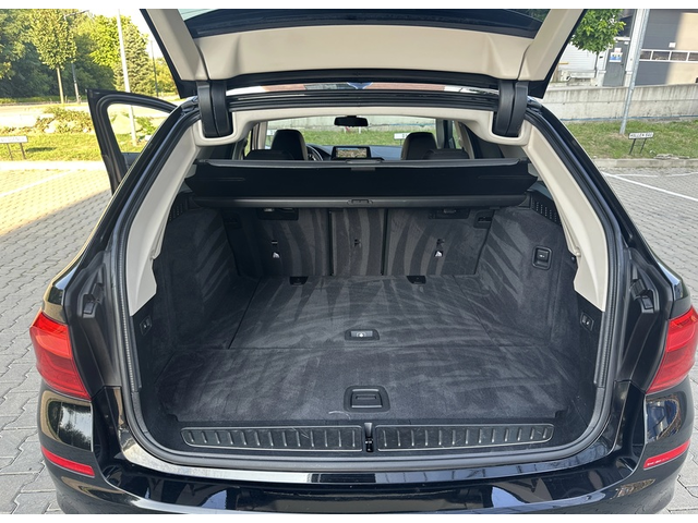 BMW 02 530i xDrive Touring - автомобили, коли, обяви за нови и употребявани 9