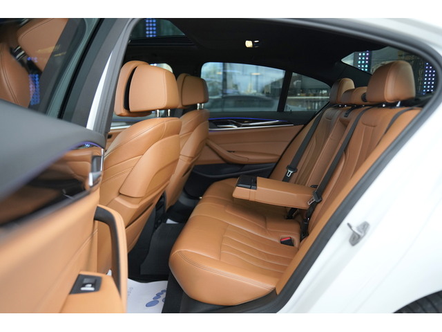 BMW 02 540d xDrive M Package Shadow Line - автомобили, коли, обяви за нови и употребявани 12