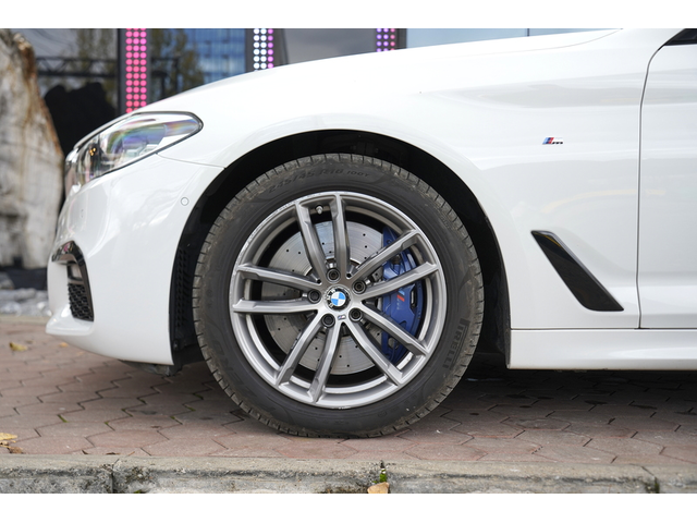 BMW 02 540d xDrive M Package Shadow Line - автомобили, коли, обяви за нови и употребявани 15