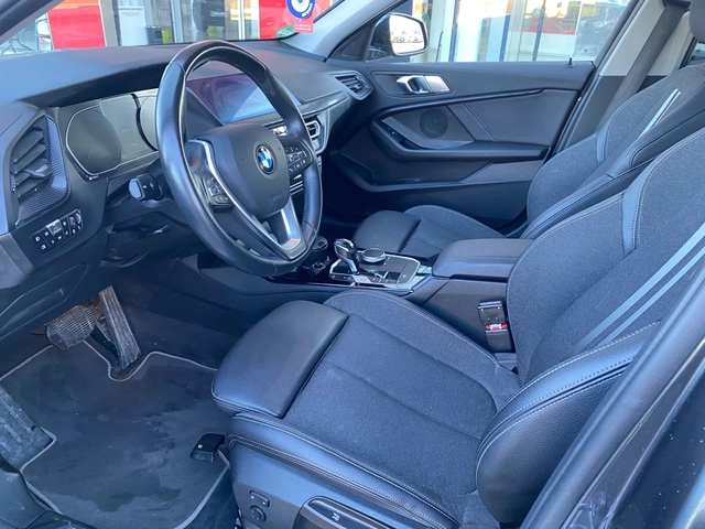 BMW 116 1.5 D Sport Line - автомобили, коли, обяви за нови и употребявани 11