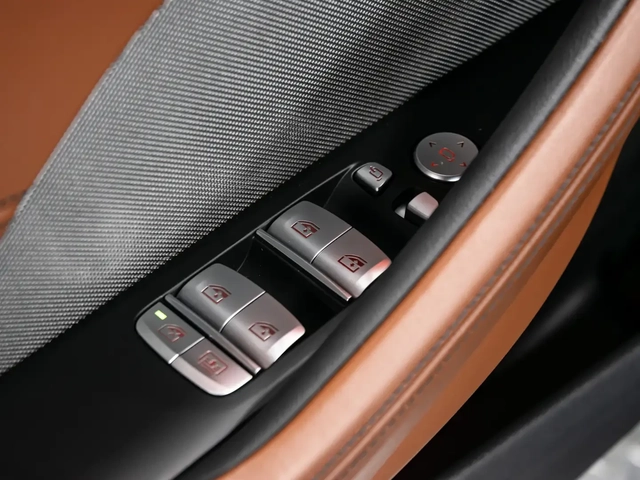 BMW 1M 8 Series - автомобили, коли, обяви за нови и употребявани 11
