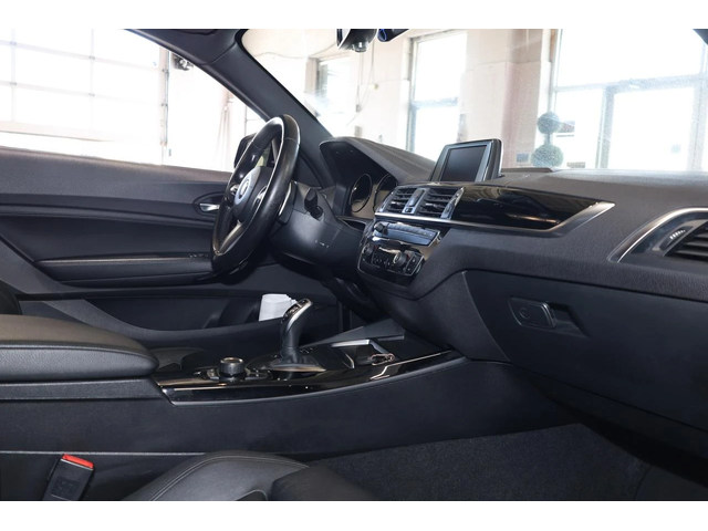 BMW 240 xDrive - M.PERF| SUNROOF| CAMERA| HEATED SEATS - автомобили, коли, обяви за нови и употребявани 12