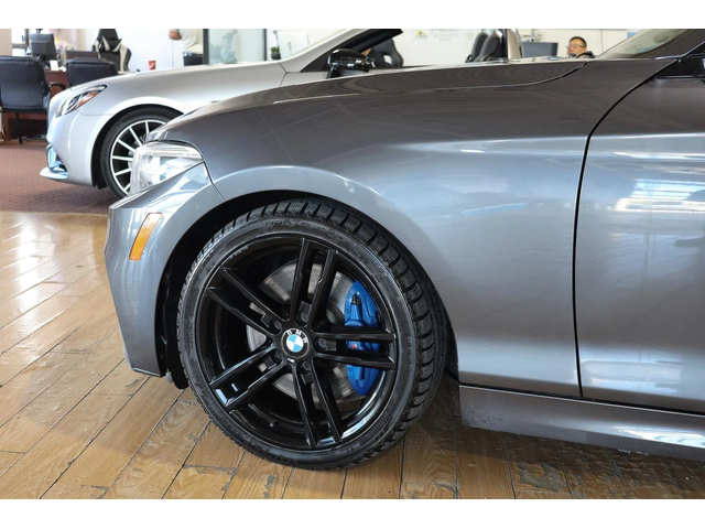 BMW 240 xDrive - M.PERF| SUNROOF| CAMERA| HEATED SEATS - автомобили, коли, обяви за нови и употребявани 4