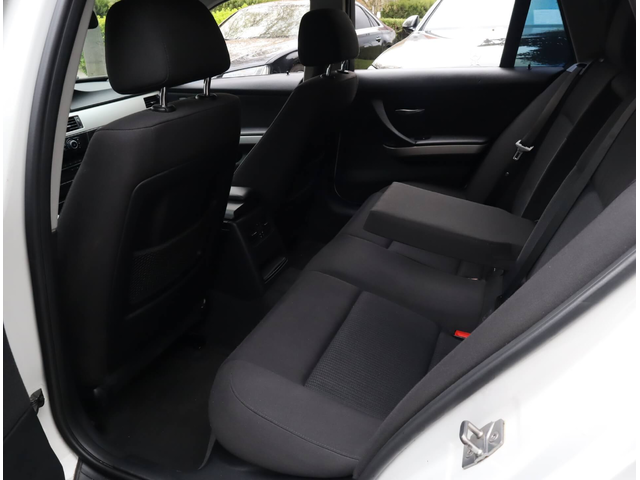 BMW 318 D/Cruise Control/PDC/USB/Navigation Professional - автомобили, коли, обяви за нови и употребявани 10