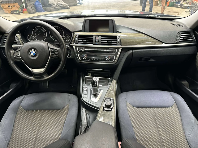 BMW 320 Luxury Edition - автомобили, коли, обяви за нови и употребявани 5