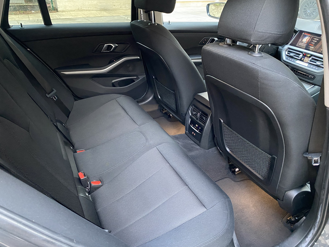 BMW 320 320d xDrive Business Design Laser - автомобили, коли, обяви за нови и употребявани 12