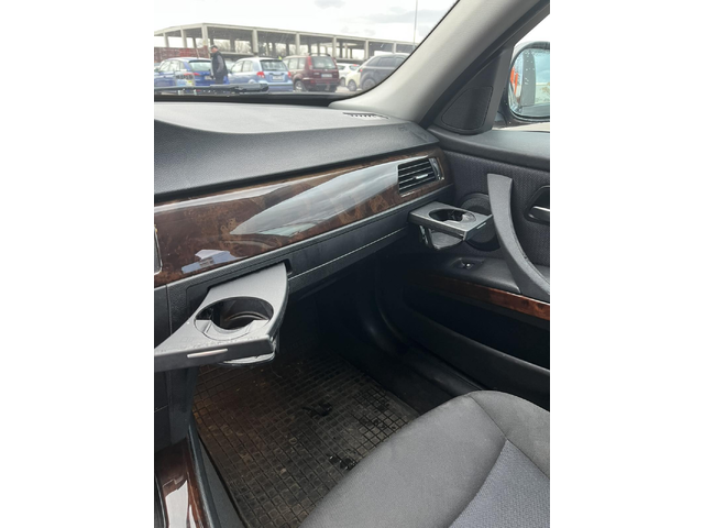 BMW 320 320i E90 - автомобили, коли, обяви за нови и употребявани 5