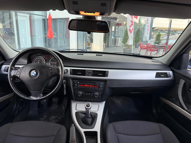 BMW 320 - автомобили, коли, обяви за нови и употребявани 9