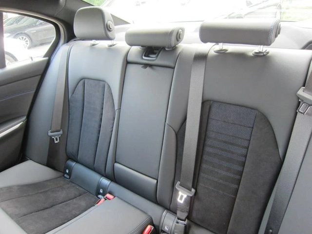 BMW 320 320d M-Sport - автомобили, коли, обяви за нови и употребявани 11