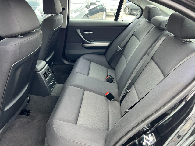 BMW 320 - автомобили, коли, обяви за нови и употребявани 12