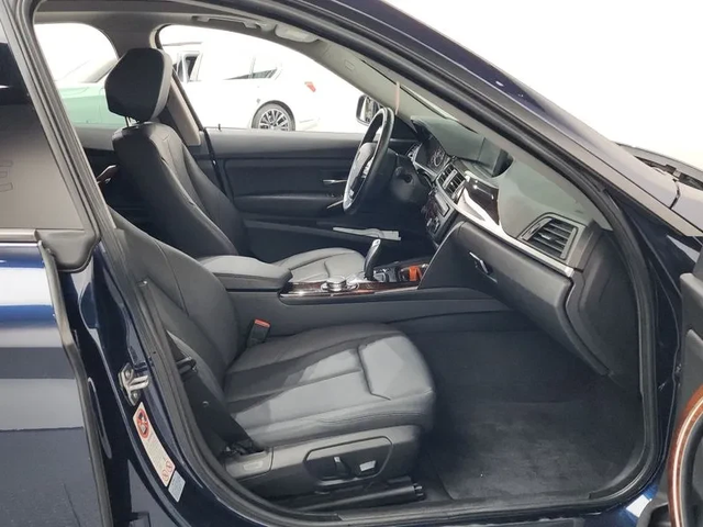 BMW 320 - автомобили, коли, обяви за нови и употребявани 10