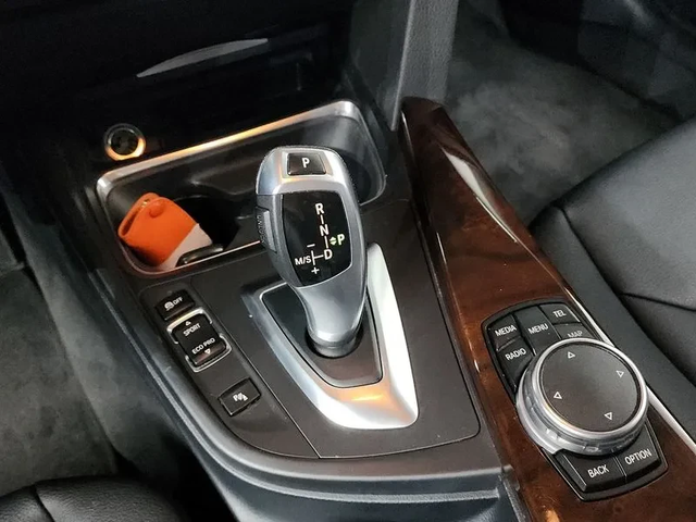 BMW 320 - автомобили, коли, обяви за нови и употребявани 8