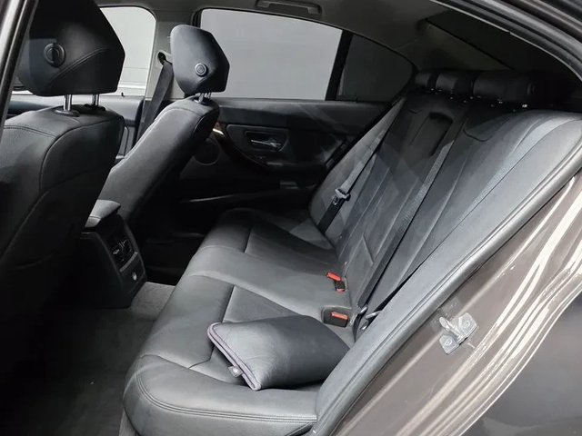 BMW 320 D xDrive - автомобили, коли, обяви за нови и употребявани 11