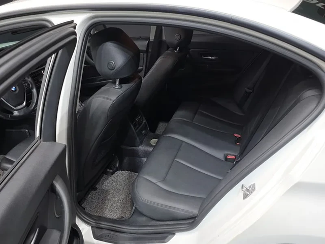 BMW 320 D xDrive - автомобили, коли, обяви за нови и употребявани 10