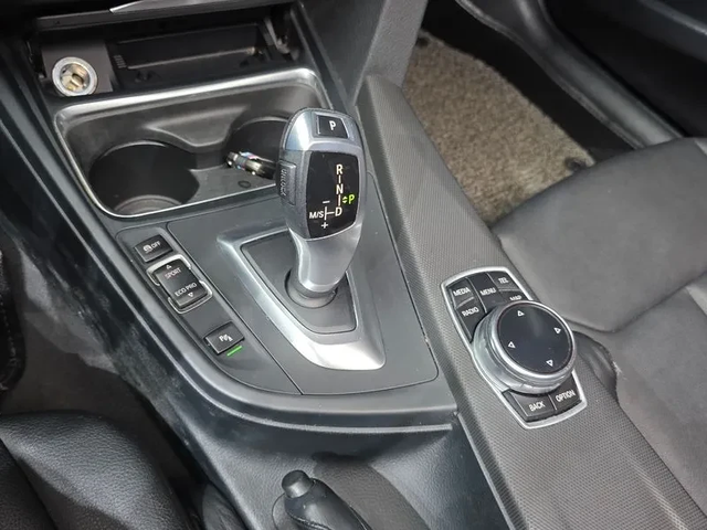 BMW 320 D xDrive - автомобили, коли, обяви за нови и употребявани 8