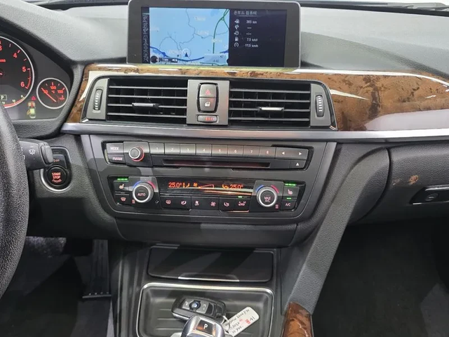 BMW 320 D xDrive - автомобили, коли, обяви за нови и употребявани 15