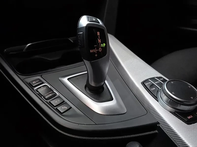 BMW 320 Gt 320D M Sports Premium - автомобили, коли, обяви за нови и употребявани 8