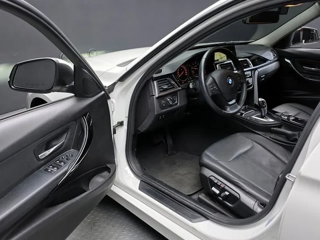 BMW 320 d ED Edition - автомобили, коли, обяви за нови и употребявани 10