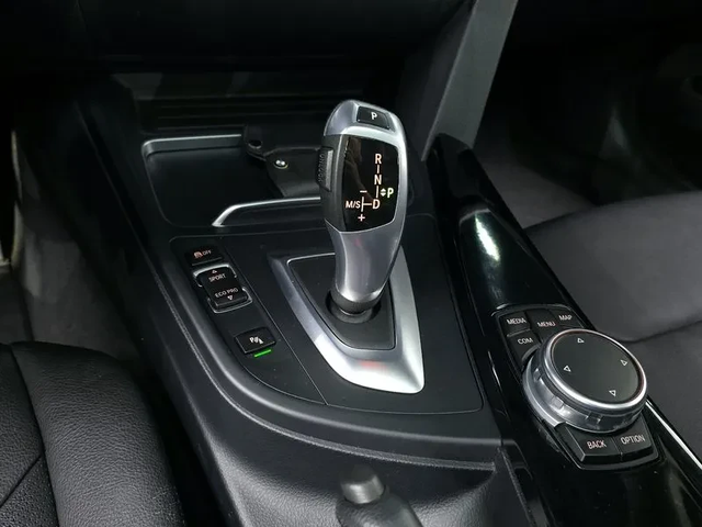 BMW 320 d GT - автомобили, коли, обяви за нови и употребявани 8