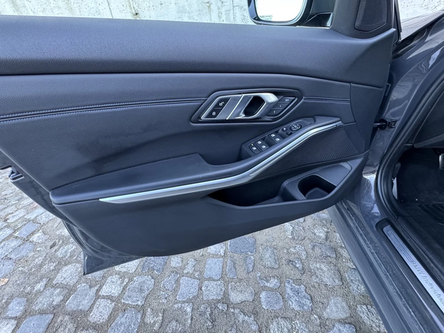 BMW 320 X-DRIVE M-Sport Individual - автомобили, коли, обяви за нови и употребявани 10
