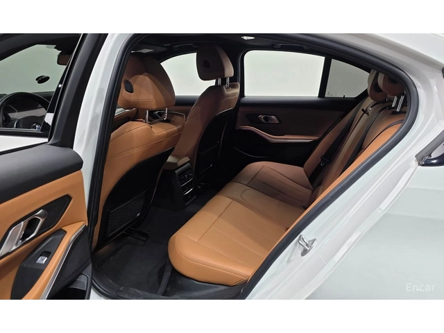 BMW 320 i M SPORT* DISTRONIC* ХЕДЪП* ПОДГРЕВ* ОБДУХВАНЕ* - автомобили, коли, обяви за нови и употребявани 15