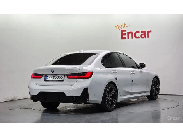 BMW 320 i M SPORT* DISTRONIC* ХЕДЪП* ПОДГРЕВ* ОБДУХВАНЕ* - автомобили, коли, обяви за нови и употребявани 2