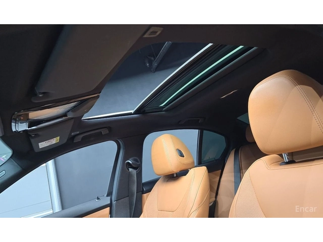BMW 320 i M SPORT* HARMAN KARDON* DISTRONIC* HEAD-UP* - автомобили, коли, обяви за нови и употребявани 14