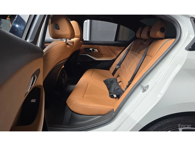 BMW 320 i M SPORT* HARMAN KARDON* DISTRONIC* HEAD-UP* - автомобили, коли, обяви за нови и употребявани 15