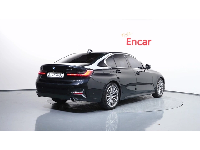 BMW 320 d Luxury - автомобили, коли, обяви за нови и употребявани 1