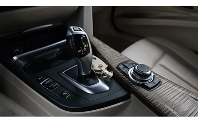 BMW 320 i Modern - автомобили, коли, обяви за нови и употребявани 7