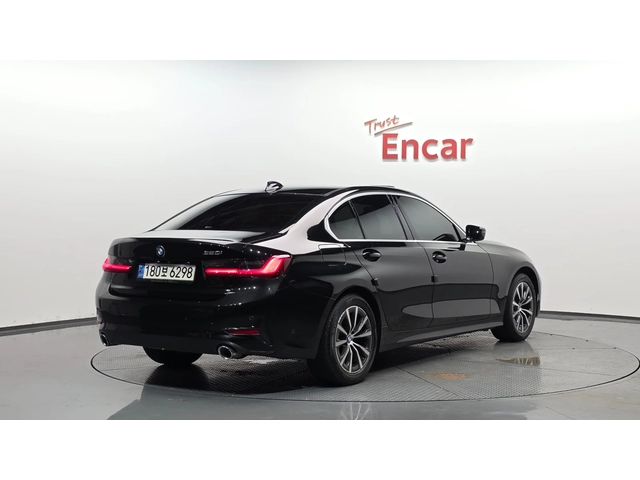 BMW 320 320i | HUD | Навигация | LED Фарове - автомобили, коли, обяви за нови и употребявани 1