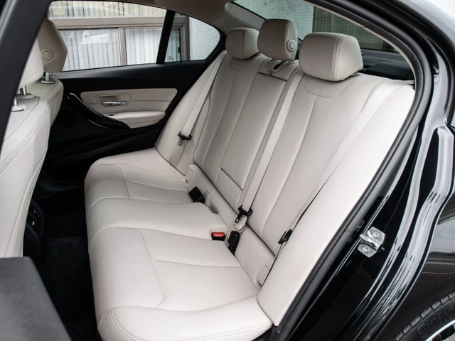 BMW 320 XDRIVE - автомобили, коли, обяви за нови и употребявани 8