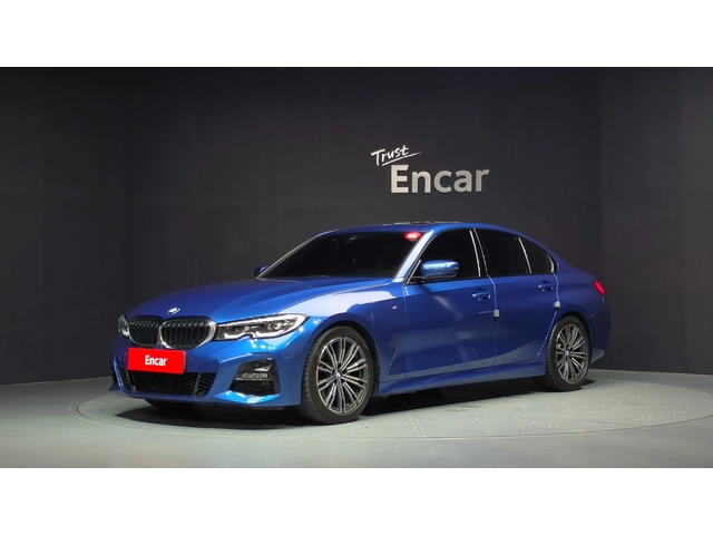 BMW 320 i M Sport - автомобили, коли, обяви за нови и употребявани 0