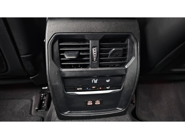 BMW 320 i M Sport - автомобили, коли, обяви за нови и употребявани 16