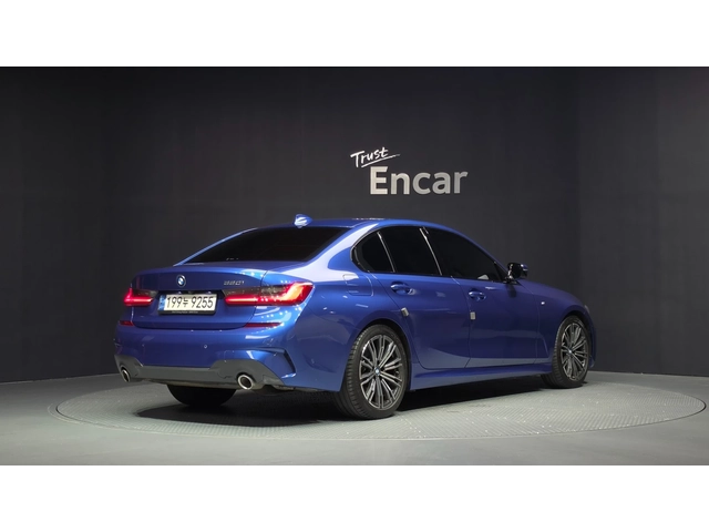 BMW 320 i M Sport - автомобили, коли, обяви за нови и употребявани 1