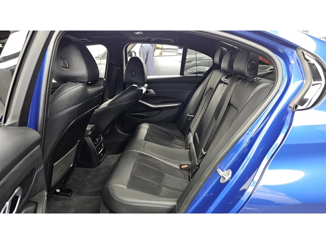 BMW 320 i M Sport - автомобили, коли, обяви за нови и употребявани 8