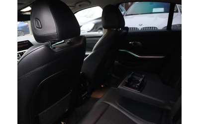 BMW 320 d/SportLine/Virtual/Подгрев/Амбиент/PDC/Active Guard/Lane Assist - автомобили, коли, обяви за нови и употребявани 14