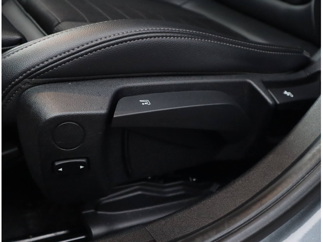 BMW 320 d/SportLine/Virtual/Подгрев/Амбиент/PDC/Active Guard/Lane Assist - автомобили, коли, обяви за нови и употребявани 15