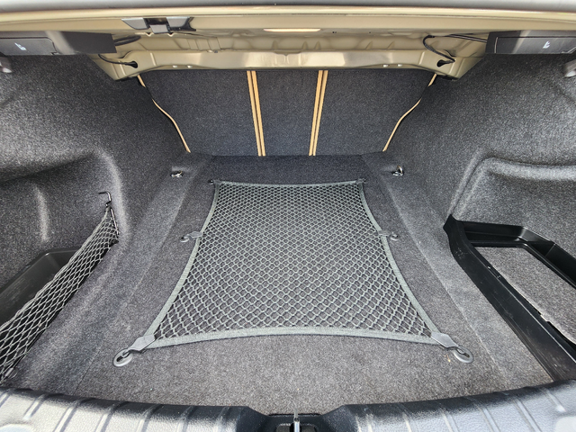 BMW 320 i Facelift - автомобили, коли, обяви за нови и употребявани 13