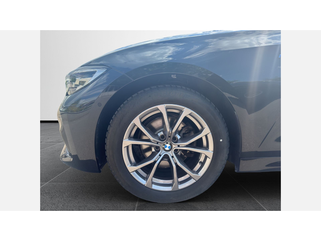 BMW 320d xDrive - автомобили, коли, обяви за нови и употребявани 4
