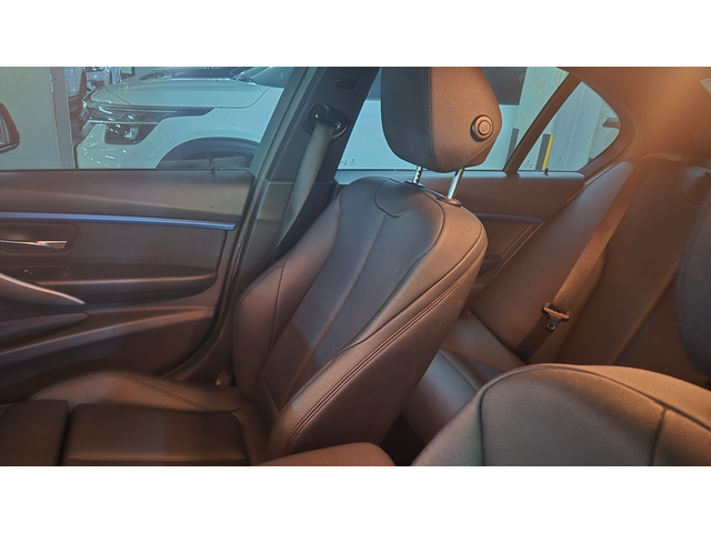 BMW 320i - автомобили, коли, обяви за нови и употребявани 21