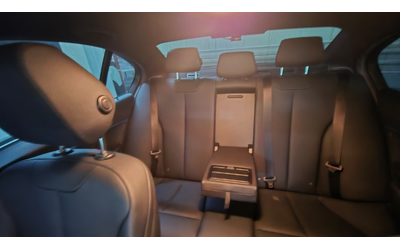 BMW 320i - автомобили, коли, обяви за нови и употребявани 26