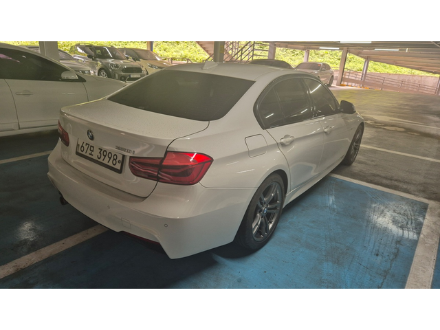 BMW 320i - автомобили, коли, обяви за нови и употребявани 4