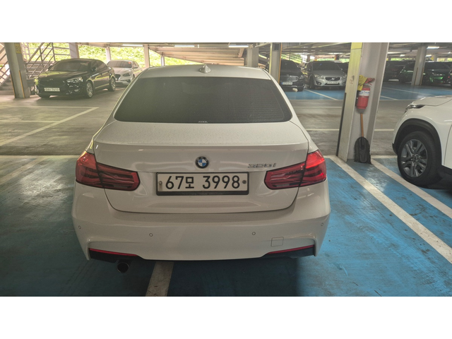 BMW 320i - автомобили, коли, обяви за нови и употребявани 5