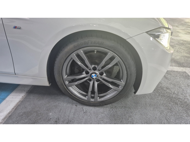 BMW 320i - автомобили, коли, обяви за нови и употребявани 8